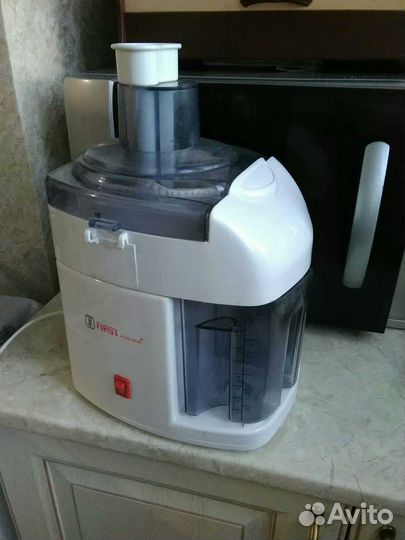 Соковыжималка First