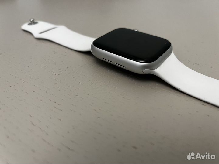 Apple watch se 2022 Silver 44мм