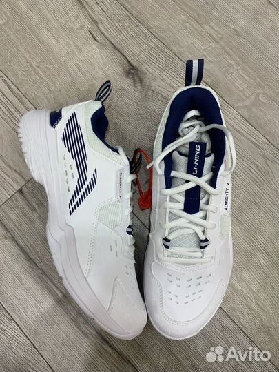 Кроссовки LI-ning для бадминтона. Модель aytt001