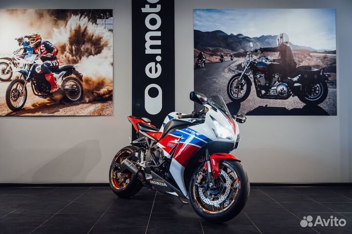 Honda CBR1000RA FireBlade