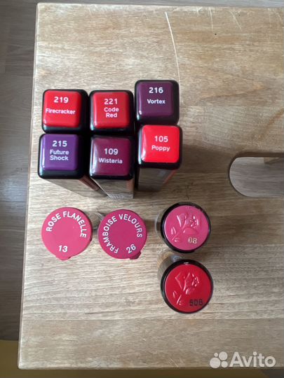 Помады для губ