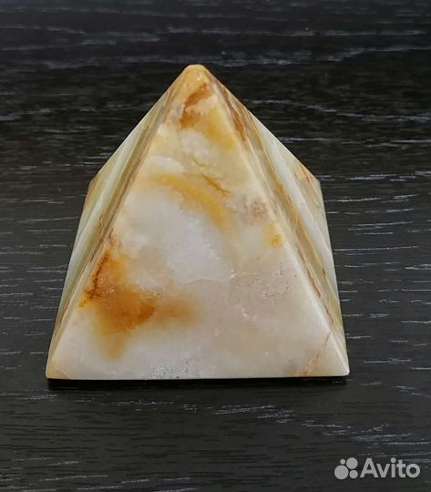 Оникс мраморный тетраэдр (пирамида)