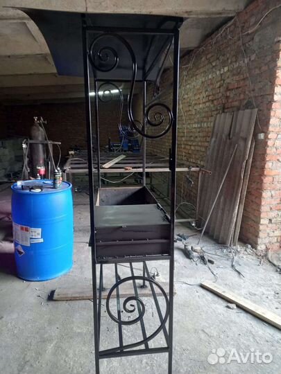 Мангал с крышей