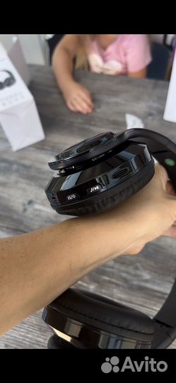 Беспроводные наушники новые