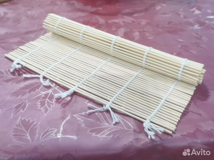 Циновка для роллов 23х24 см новая