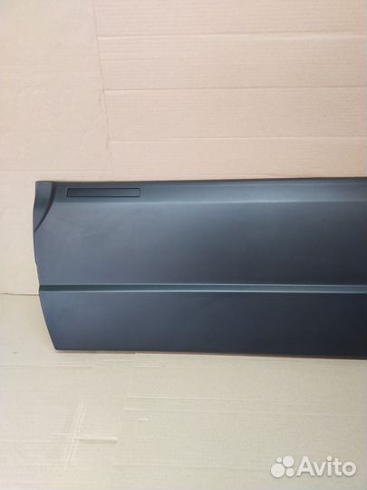Накладка передней левой двери нива Шевроле бертоне