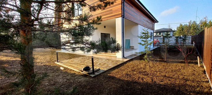 Дом 215 м² на участке 10 сот.