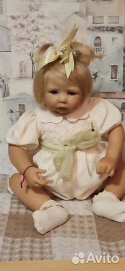 Коллекционная кукла винил