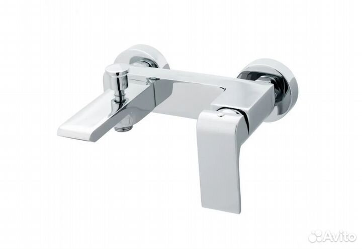 Смеситель Швеция для ванны новый