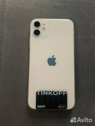 Телефон iPhone 11