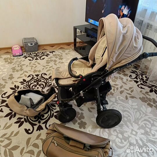 Продам детскую коляску 3 в 1 бу