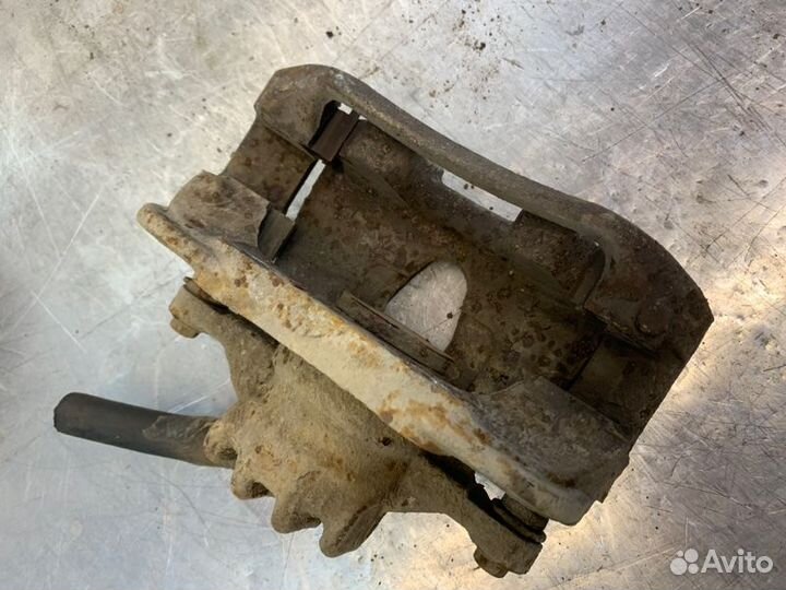 Суппорт тормозной передний правый Peugeot 308 4E