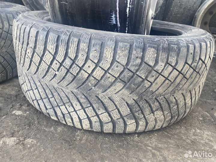 Michelin X-Ice North 4 275/40 R22 104