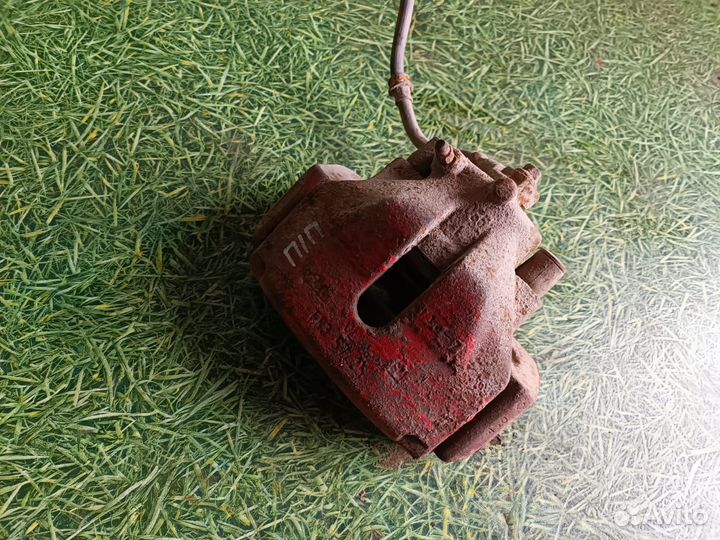 Суппорт тормозной передний правый Опель Вектра Б