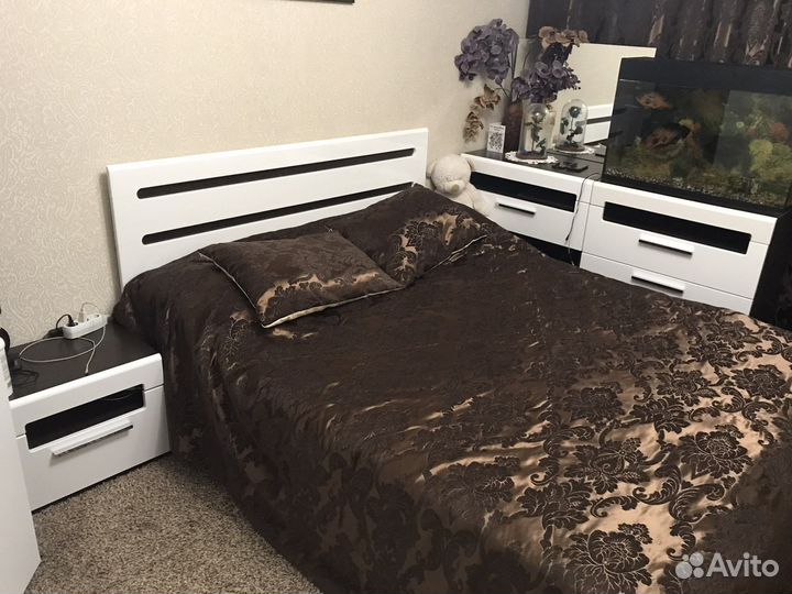 Спальный гарнитур