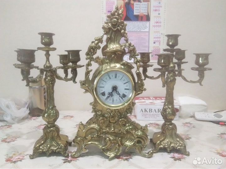 Бронзовые часы с кандилябрами