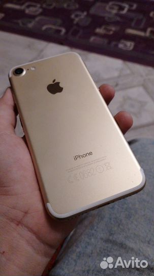 Телефон iPhone 7