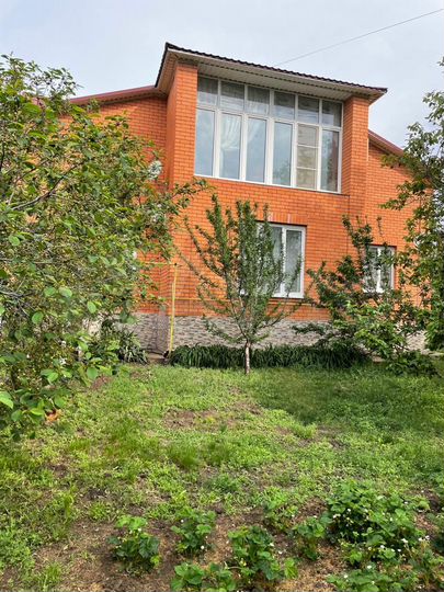 Коттедж 370 м² на участке 20 сот.