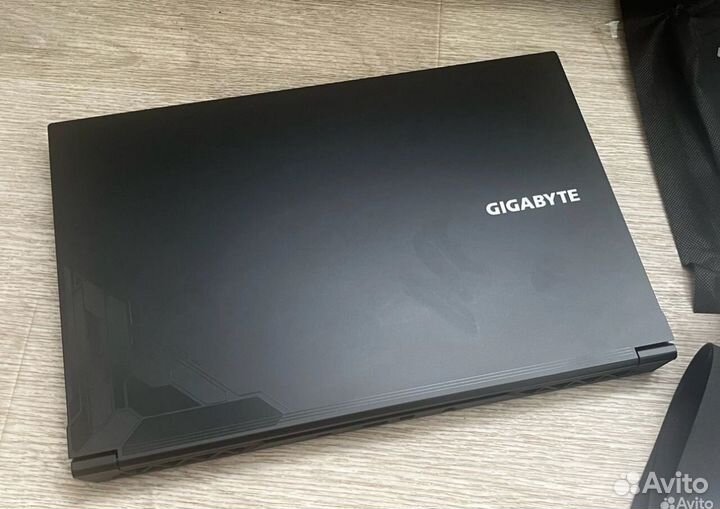 Мощщный Gigabyte G5 4060Rtx i5 12500H