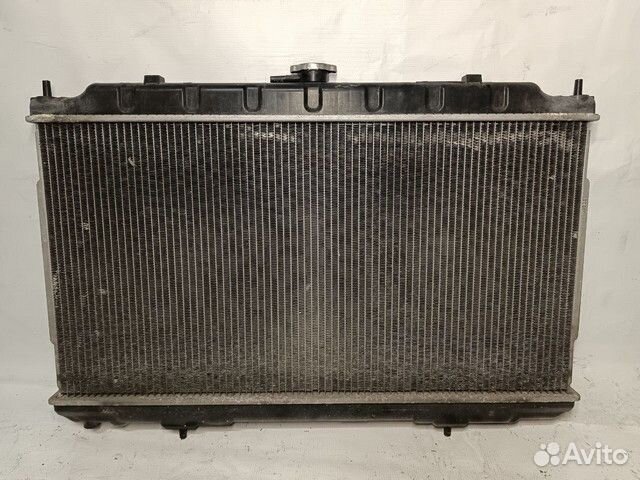 Радиатор охлаждения двигателя Nissan Bluebird