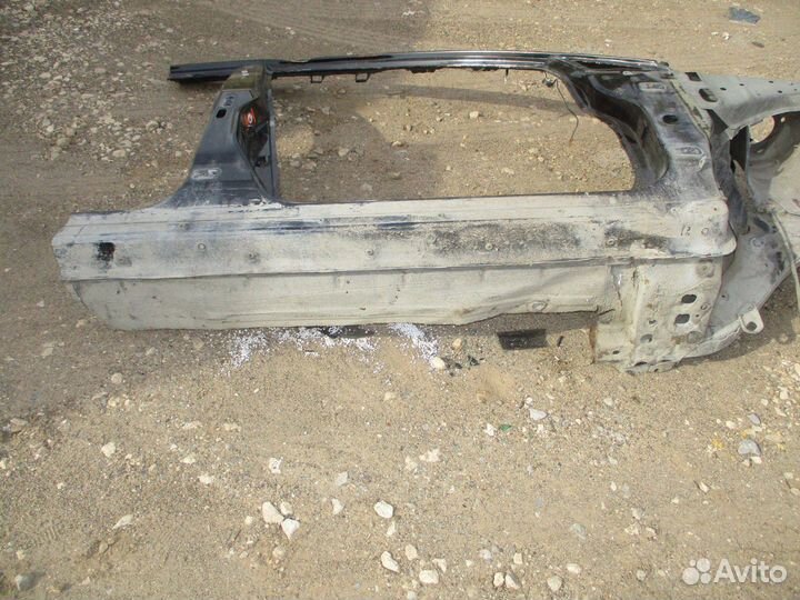 Порог со стойкой правый Nissan Tiida (C11)