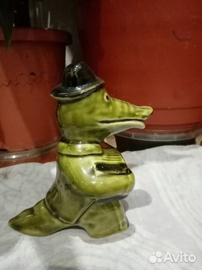 Статуэтка крокодил Гена