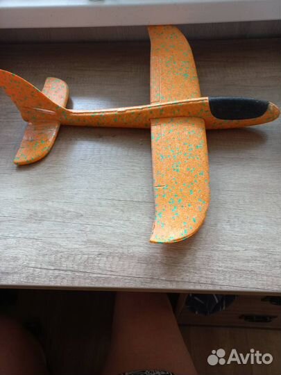 Самолёт из пенопласта