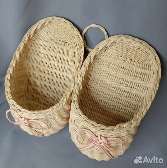 Плетеные лапти. Корзина плетёная для цветов