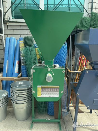 Зернодробилка