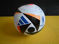 Футбольный мяч adidas че 24
