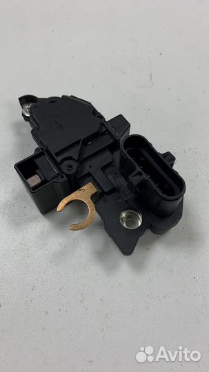 Регулятор напряжения генератора 24 В