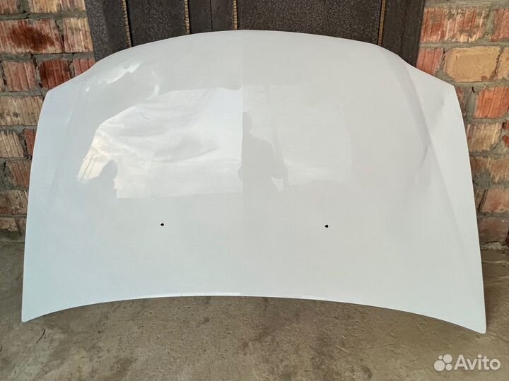 Капот на LADA largus