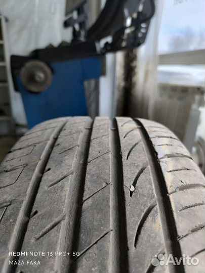 DoubleStar DW01 215/55 R17 94V