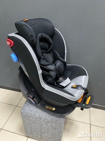 Автокресло Chicco 2Easy 0-18кг