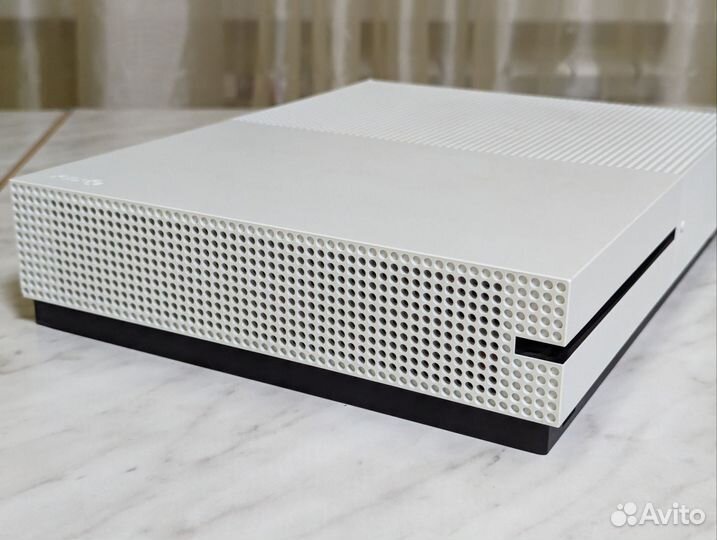 Xbox One S