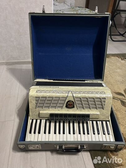 Аккордеон RoyalStandart montana