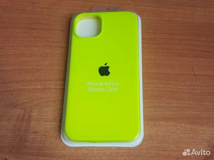 Силиконовый чехол на айфон 14 Plus жёлтый