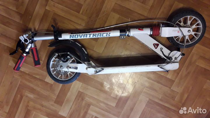 Самокат Novatrack
