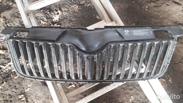 Решетка радиатора skoda fabia 2