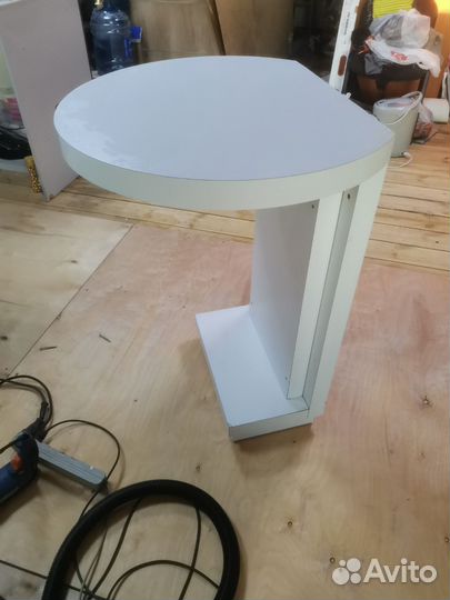 Тумба, столик, подставка