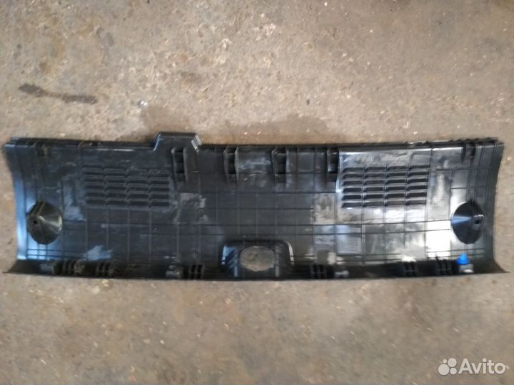 Обшивка крышки багажника Kia Rio 4