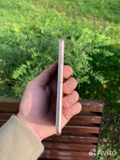 iPhone 8, 64 ГБ