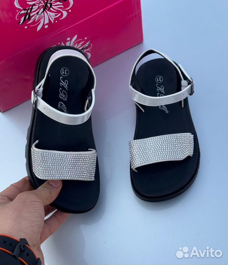 Сандалии (босоножки) новые