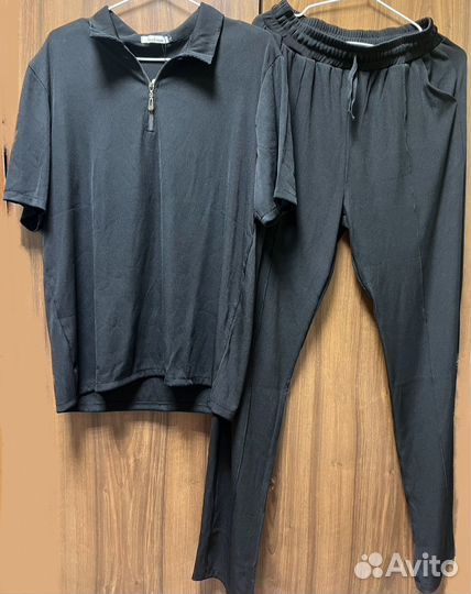 Черный мужской костюм