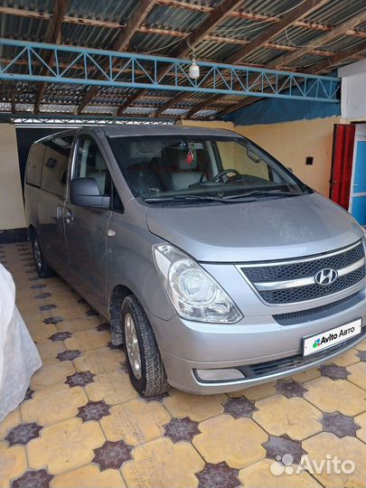 Hyundai Grand Starex 2.5 AT, 2015, 228 000 км