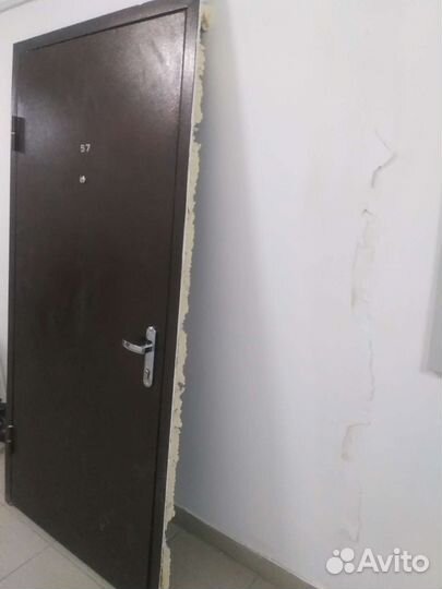 Дверь входная металлическая от застройщика