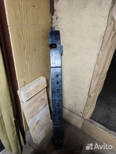 Усилитель переднего бампера на Citroen c5x7