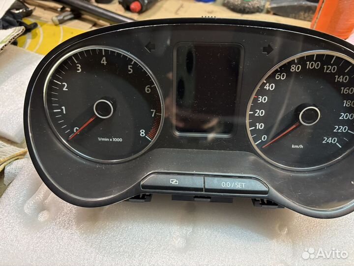 Шиток приборов volkswagen polo
