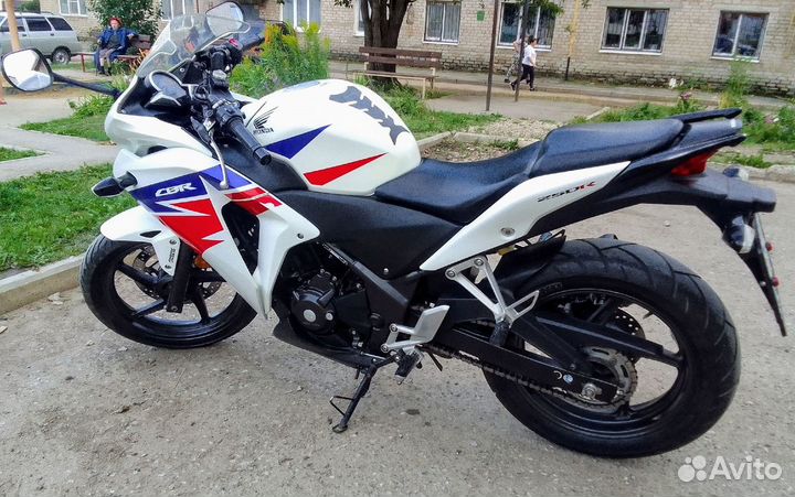 Продам мотоцикл Honda CBR 250R