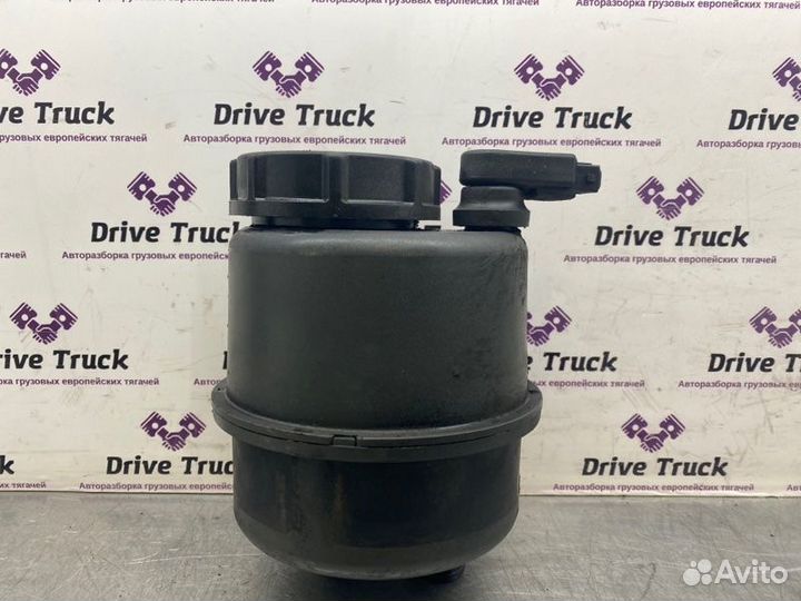 Бачок гидроусилителя руля с датчиком уровня масла